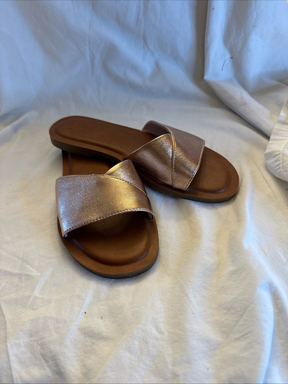 Toms Rose Gold Leather Slide Flip Flop Sandals Women’s 7 Crossover Preppy